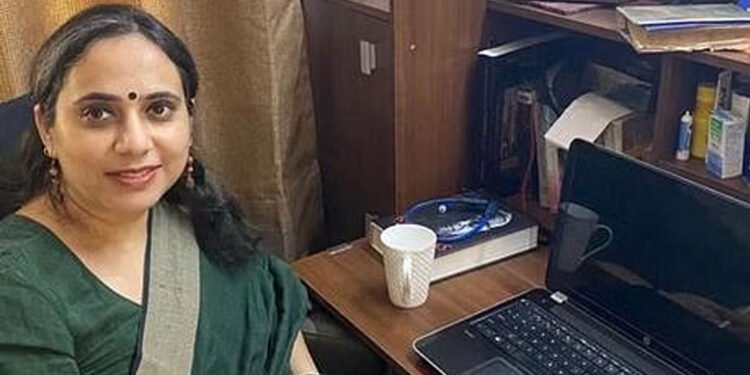 پردے کے پیچھے کیا ہے؟ بالی ووڈ کی آف اسکرین خواتین